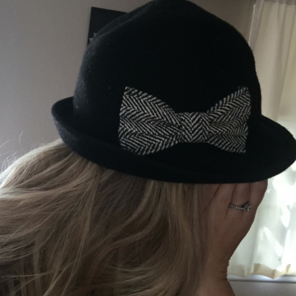 Hat - Picture 2 of 4